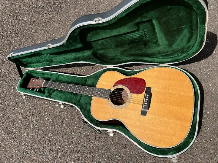short scale acoustic guitar