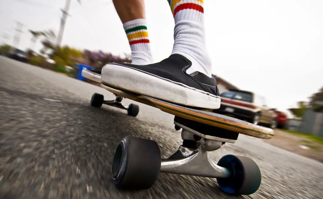 How to Choose a Longboarding Shoes According to Your Needs