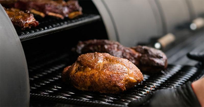 Best Smoker Under 1000