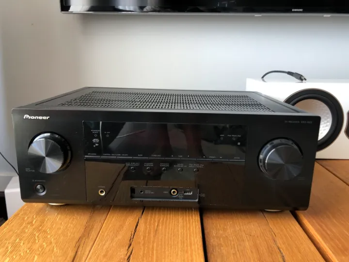 av receiver with pre outs
