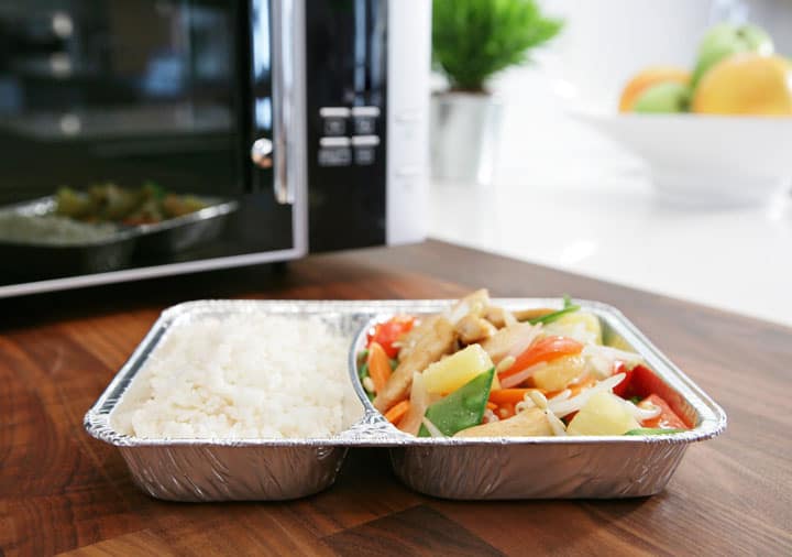 can you microwave aluminum takeout containers