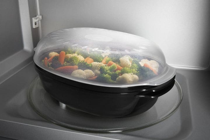 can you microwave aluminum takeout containers