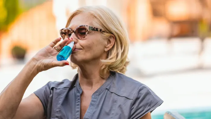 Best Tucks Fast Relief Spray 2 female nasal spray 1296x728 header 1296x729 2