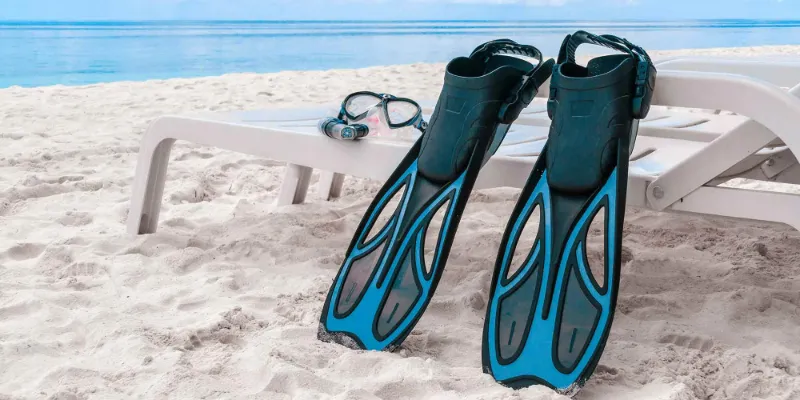 Best Snorkeling Fins for Wide Feet 2 best snorkeling fins for big feet